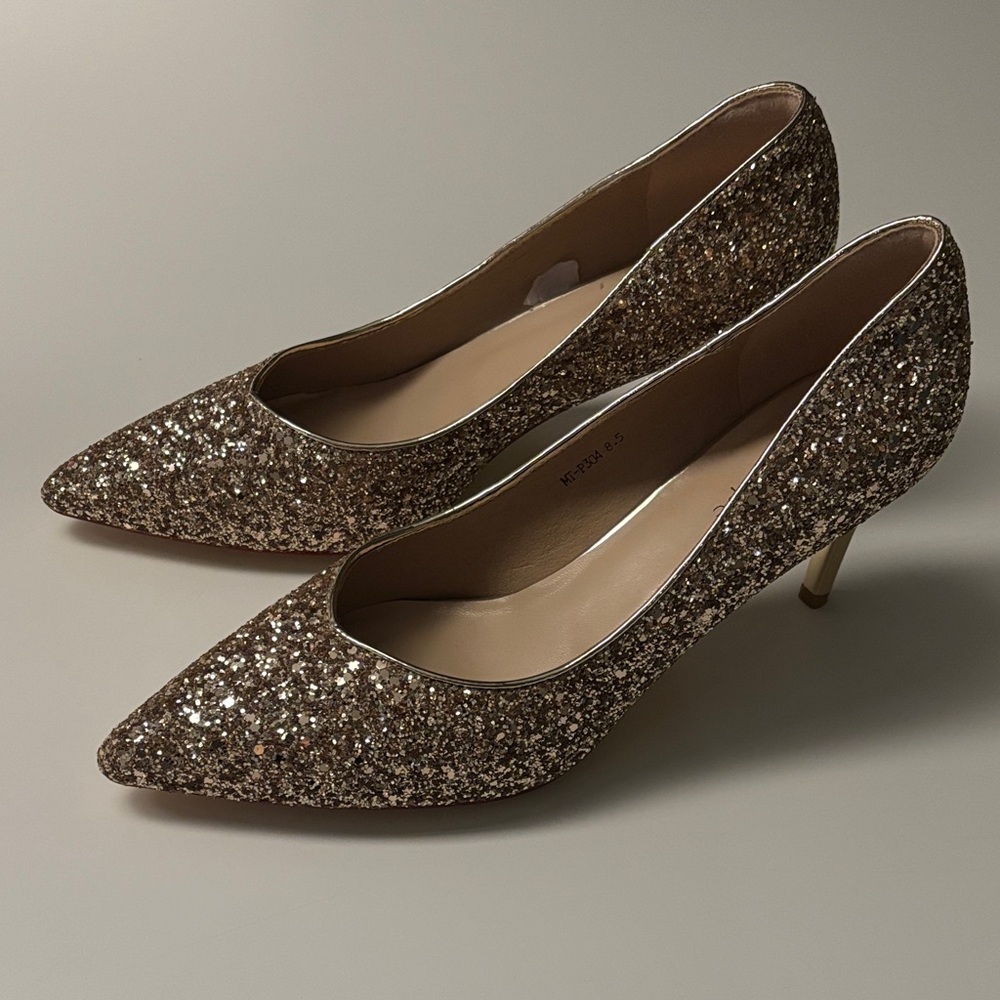 Gold Sparkling Heals brand new